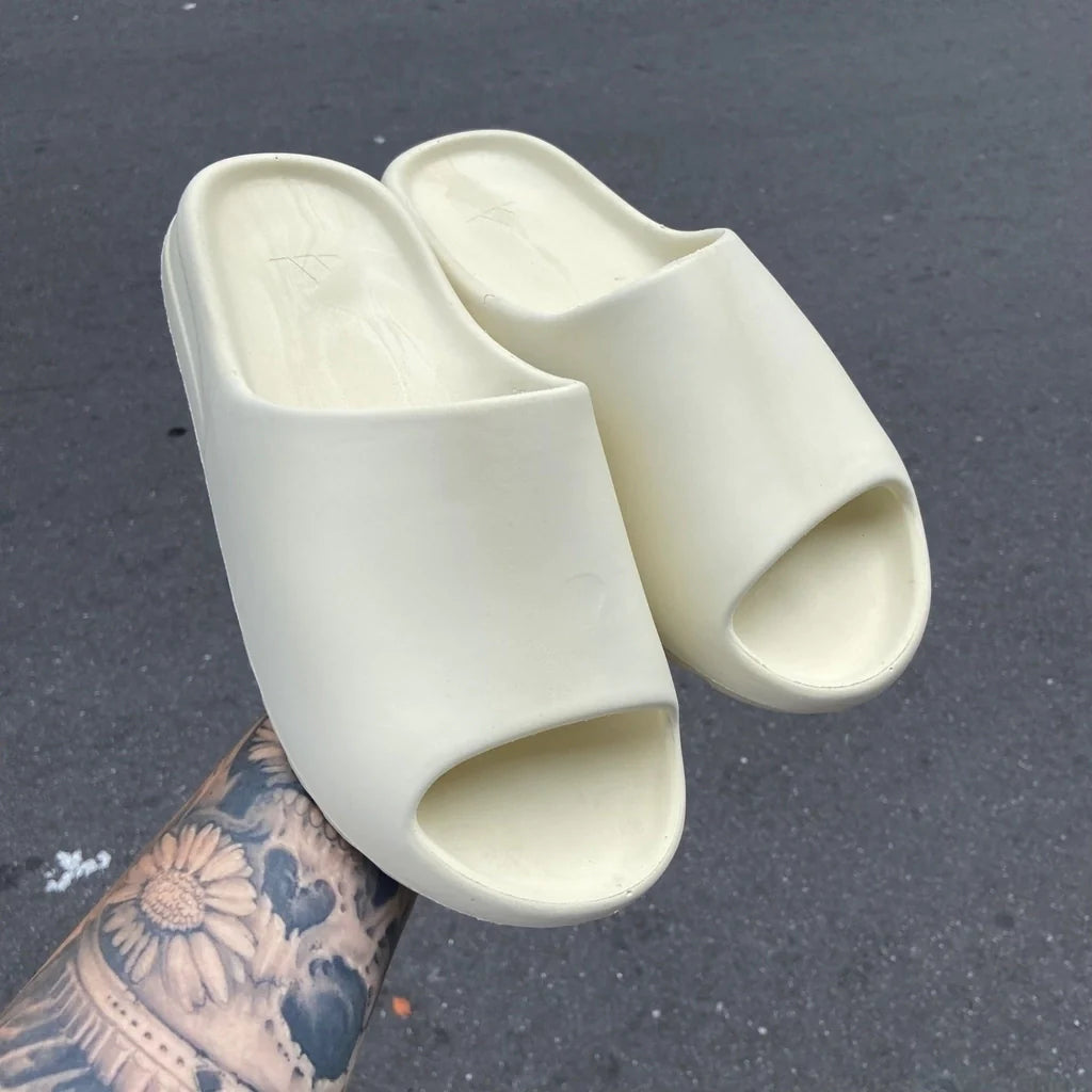 Chinelo Yeezy Slide - Bege