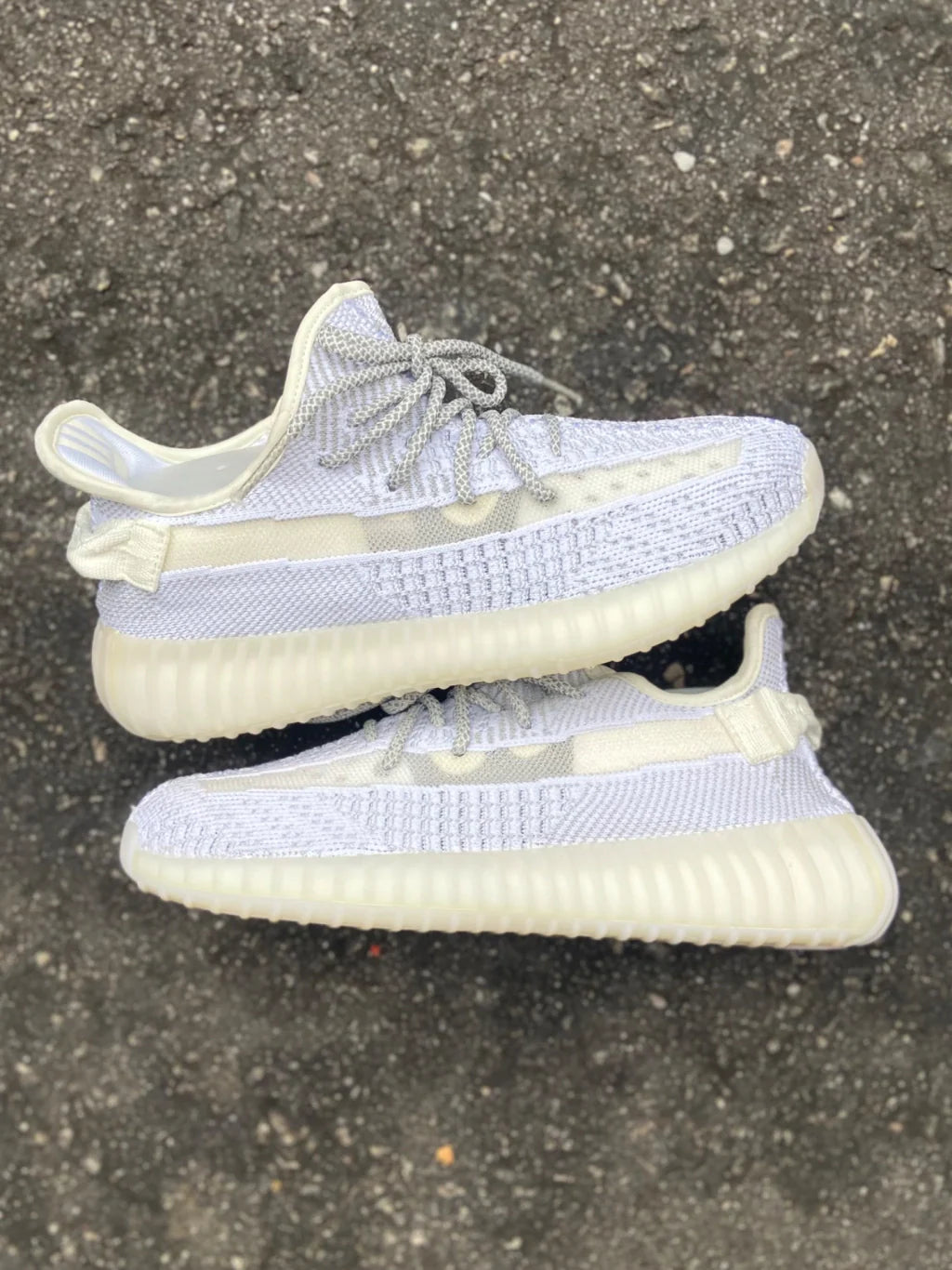 Adidas Yeezy Boost 350 V2 - Refletivo - Importado