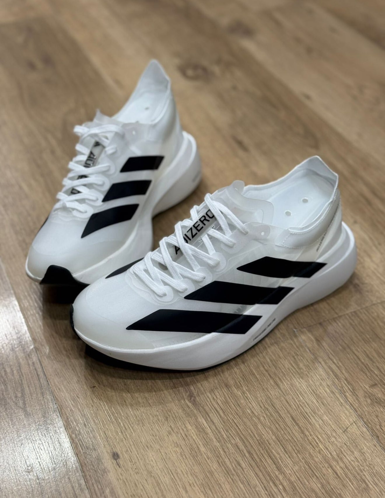 Adidas Adizero - Branco e Preto