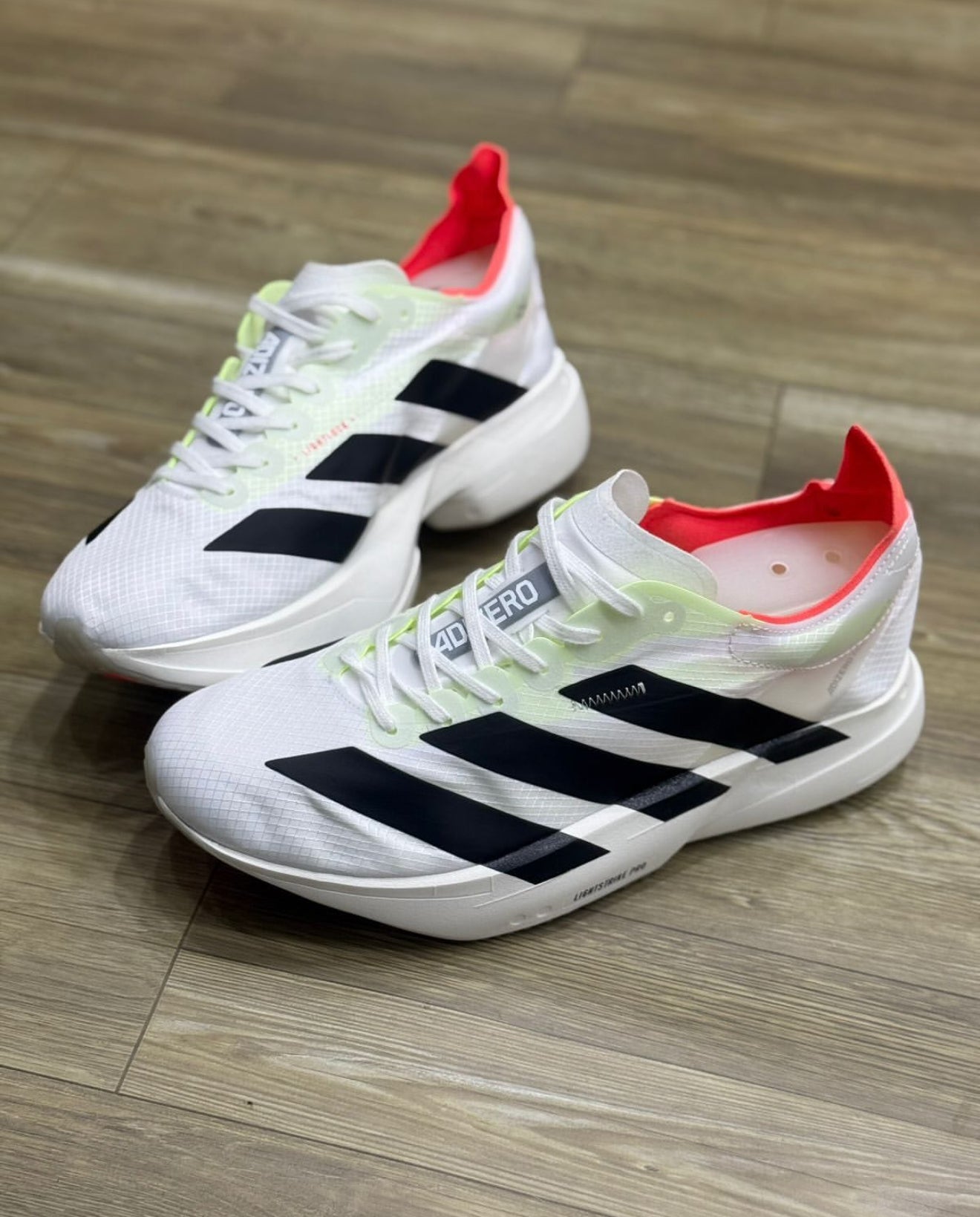 Adidas Adizero - Branco e Preto