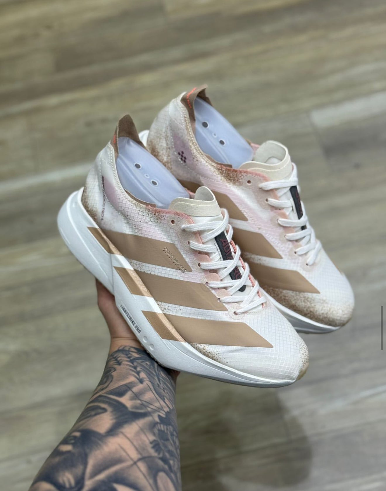 Adidas Adizero - Branco e Marrom