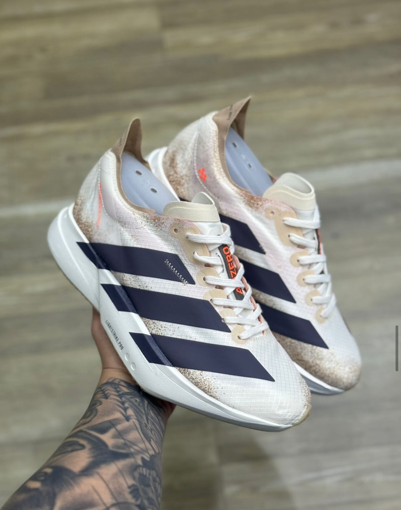 Adidas Adizero - Branco e Marrom