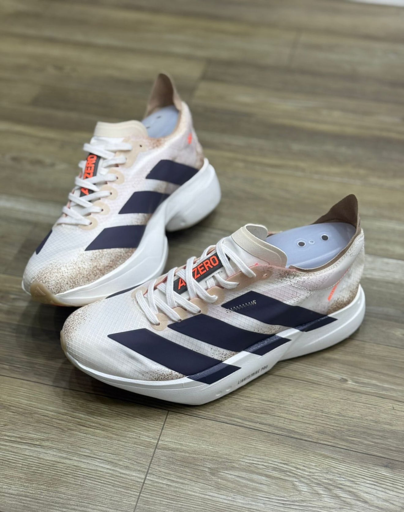 Adidas Adizero - Branco e Marrom