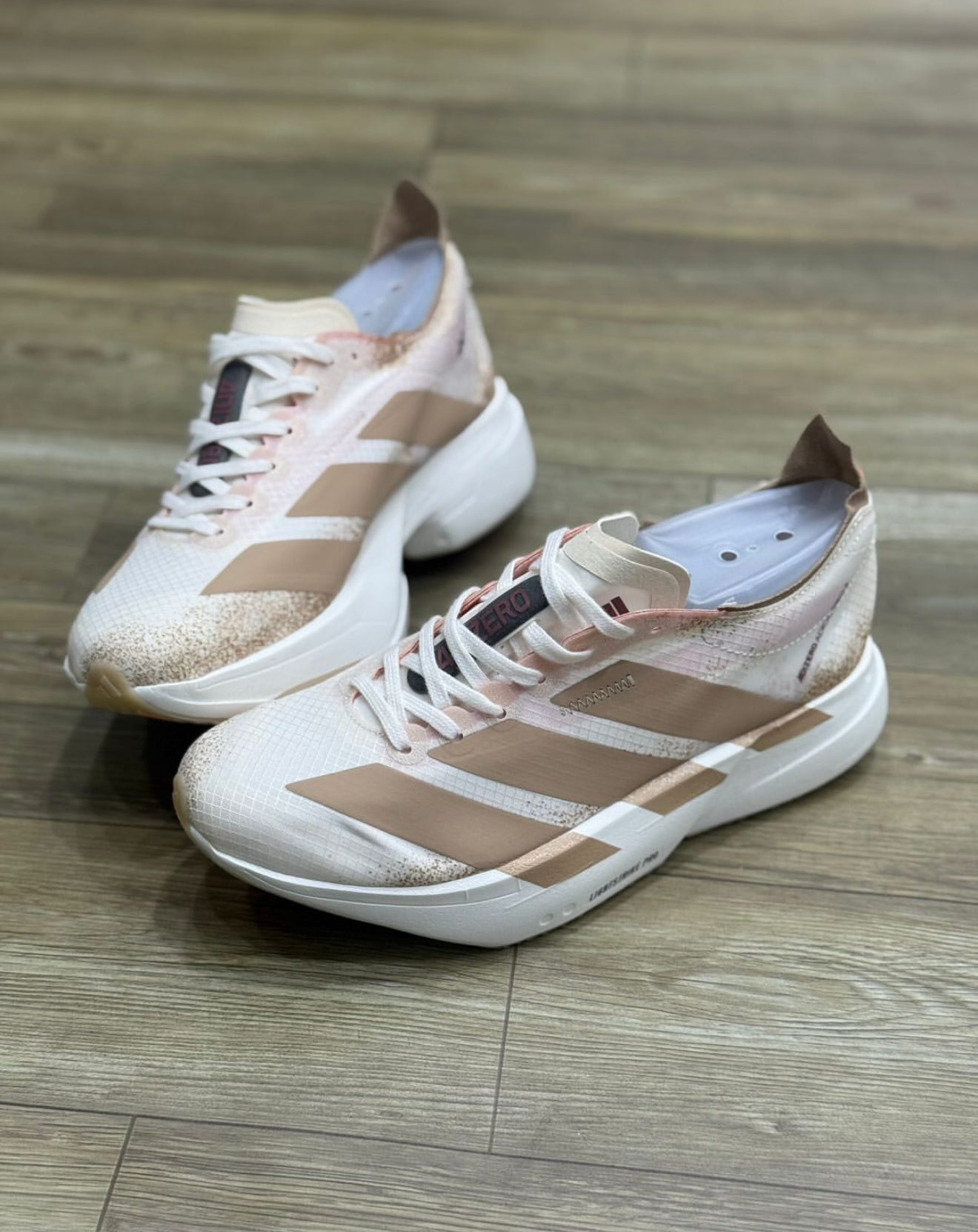 Adidas Adizero - Branco e Marrom