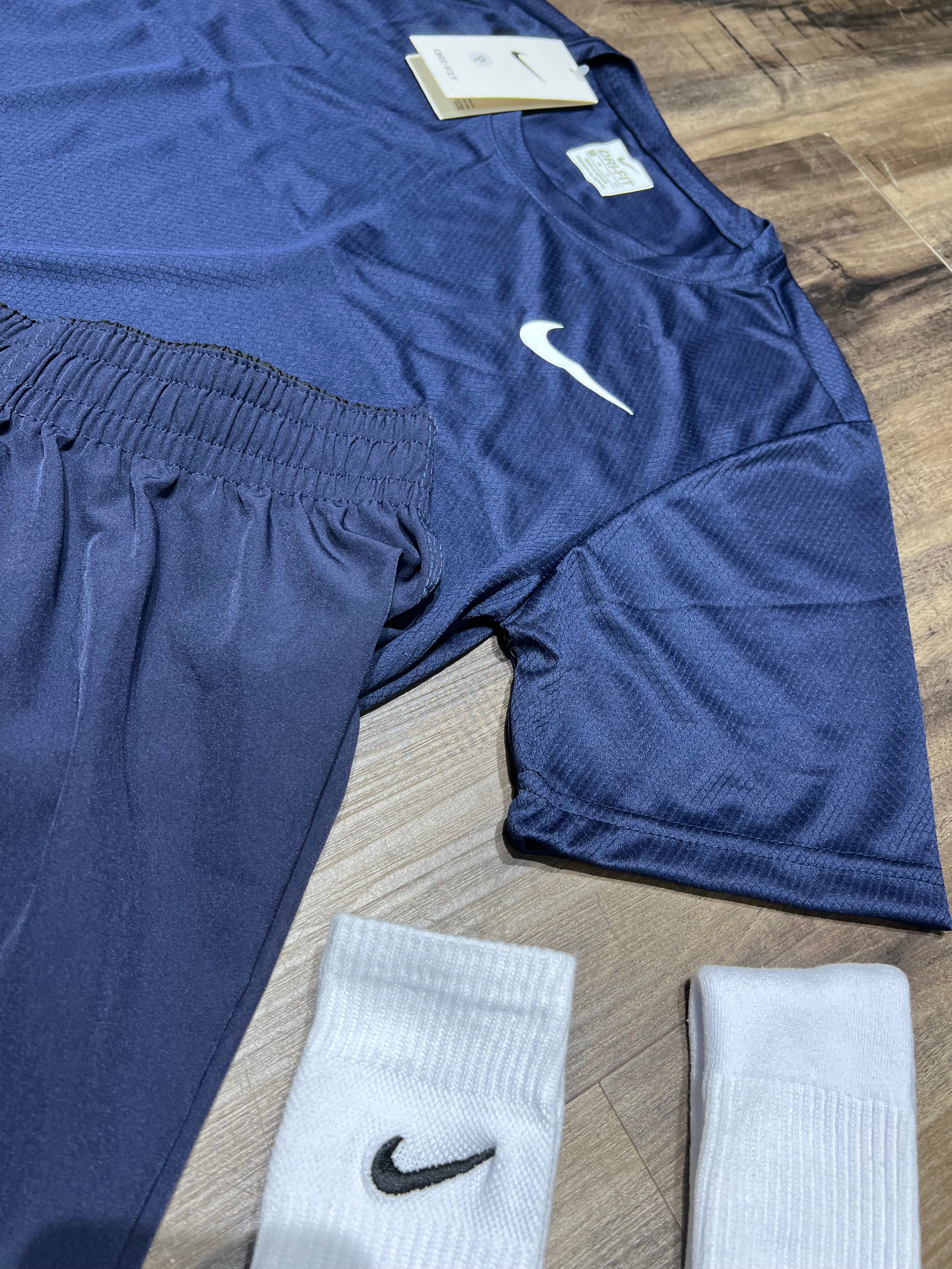 Kit Esportivo Masculino Nike – Camiseta, Shorts e Meia Dry Fit Treino Academia