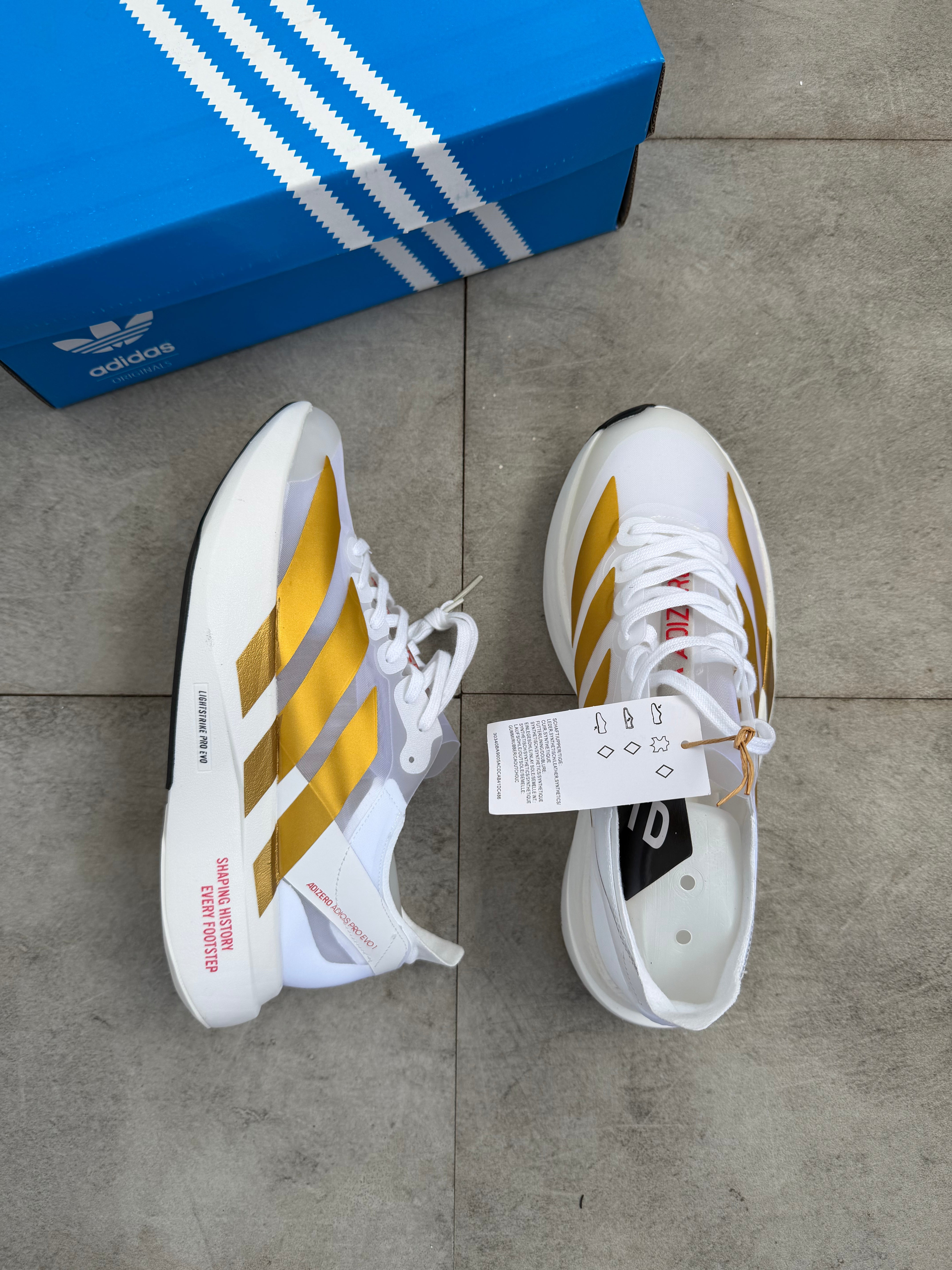 Adidas Adizero - Branco e Dourado - Importado