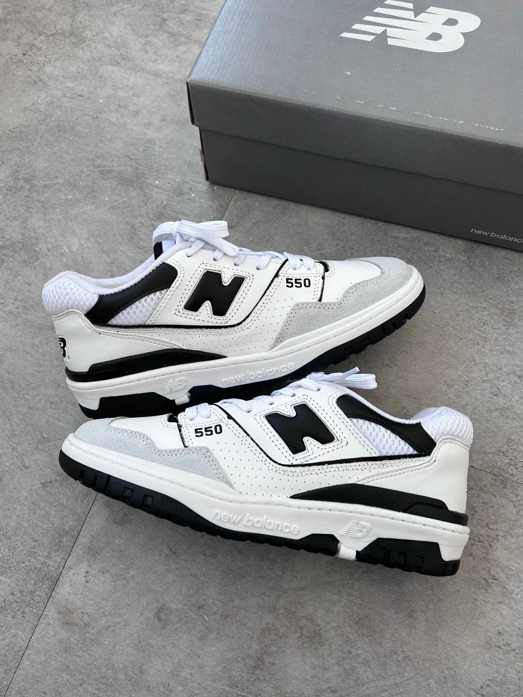 New Balance 550 - Branco e Preto