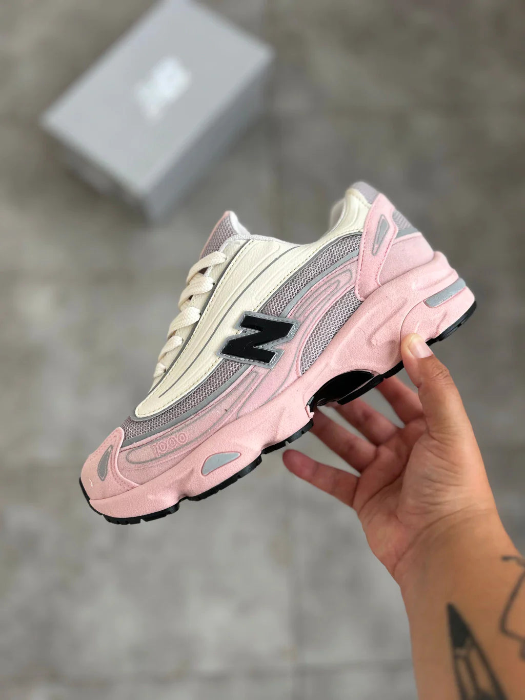 New Balance 1000 - Rosa com bege